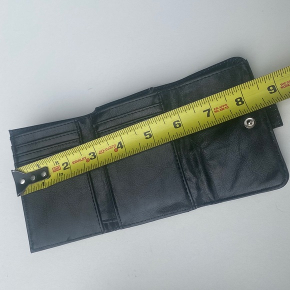 โผ๏ธLAST CHANCE ๐2/$20 New Suzy Shier Card Holder Vegan Leather Fold Wallet - Picture 11 of 15